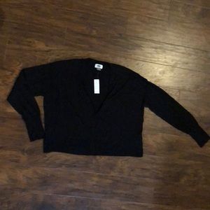 Black cropped sweater, long sleeves